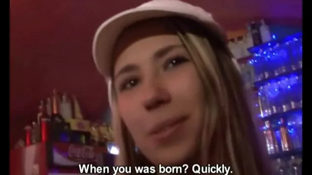 Az ügyes barna cica, Allie dundi puncik Haze megeszi a szakállas kagylóját