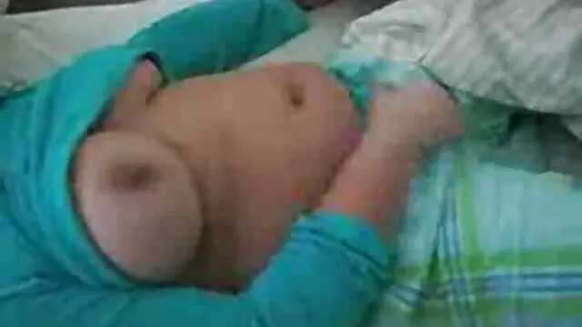 Két fiatal és csábító tini játszik piros vibrátorral sex video ingyen