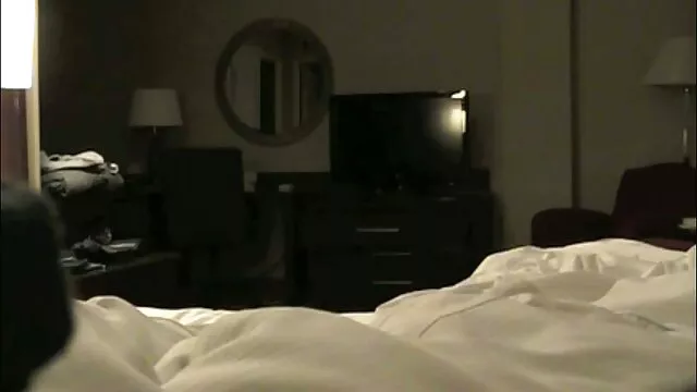 A kíváncsi anyuka, Reena Sky kémkedik mature szex videok a mostohalánya szopás barátja farkát