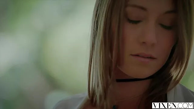 Görbült fekete dögös szopás egy duci sex videok edzőteremben