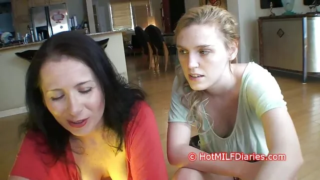 Felnőtt ingyen nezheto porno csávó élvezi az első osztályos tanárnőt, Andi Jamest
