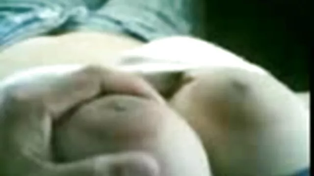 Csábító, dús, szőke dögös, élvezi, ha saját lédús pináját ujjongja szex video