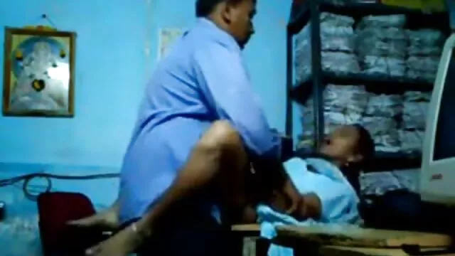 Gyönyörű diák barna csaj gratifies mature szex videok herselg