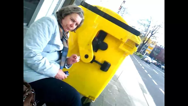Az érzéki, kanyargós barna Lucy Li megőrül ingyen sexfilmek attól, hogy vaskos szopást adjon