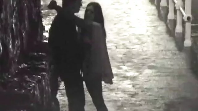 Az anális szex szerelmese, Dakota Skye mélyen a fenekébe fúródik egy kemény pornóklipben Mark Ashley-vel sex rajz filmek