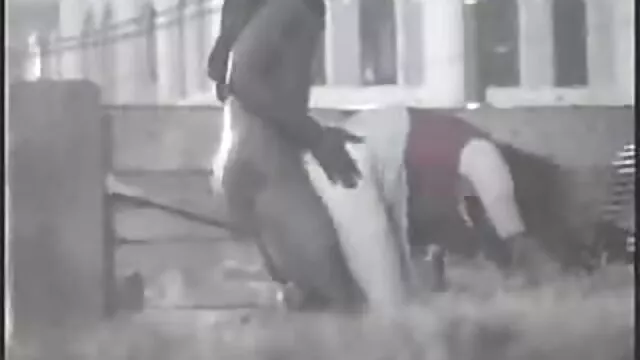 King Dong csajok ollóznak felmászik Essence hatalmas seggére