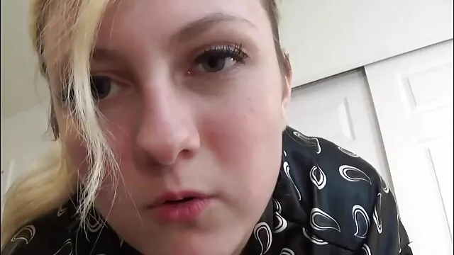 PAWG összeakad egy fekete csaj maszti sráccal, és élvezi a hatalmas farkát