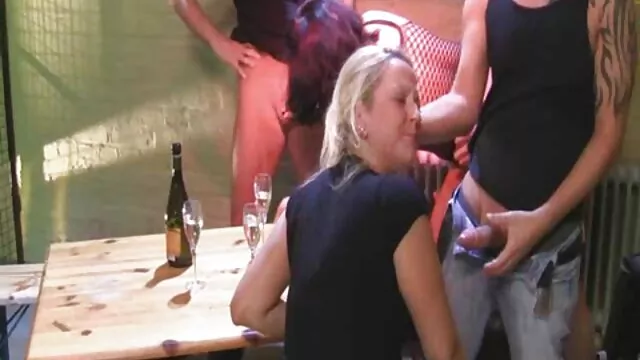 Izgalmas hármasban szar videó őrült szukákkal, Ava Devine-nel aszony porno és Kitty Langdonnal