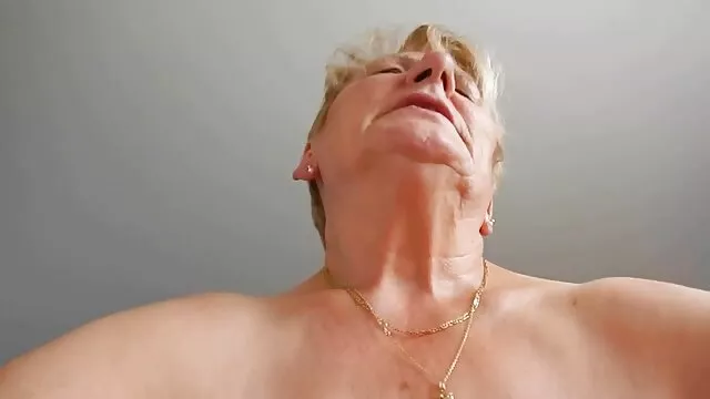 A neccharisnyás olasz ingyen szeksz videok bombázót erősen megütik