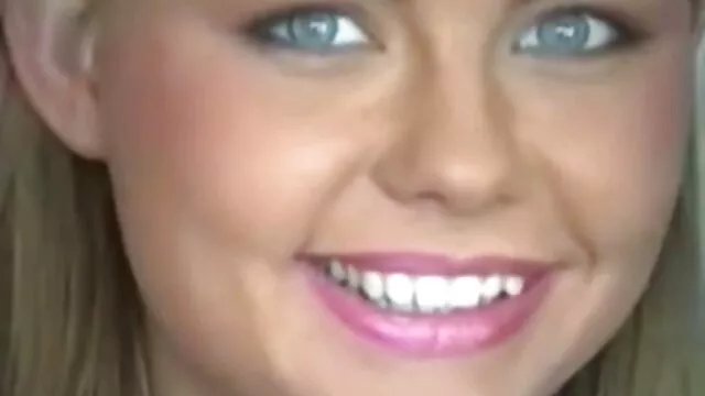 Kis csaj szopos videok fincsi nincsekkel Tiffany Watson elcsábítja mostohatestvérét
